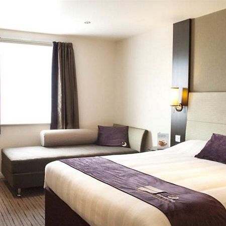 Premier Inn Milton Keynes South Exterior foto